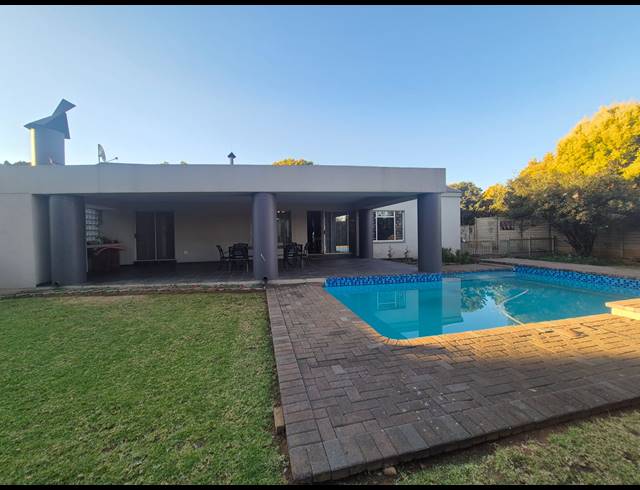 3 BEDROOM HOUSE FOR SALE IN VANDERBIJLPARK SE 3
